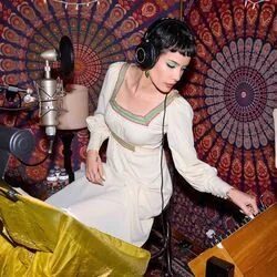 She's A Rainbow Chords by Halsey