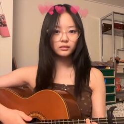 Darling Darling Acoustic Live Chords by Hanni (Newjeans)