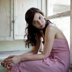 Blurry Tab by Lisa Hannigan