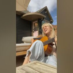 Simmer Acoustic Tab by Hayley Williams