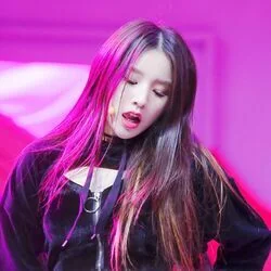 Sad Girls Club Chords by Heejin