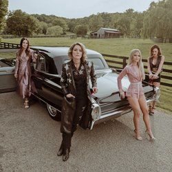 Crowded Table  Chords by The Highwomen