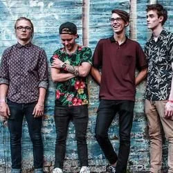 Simple Seasons Chords by Hippo Campus