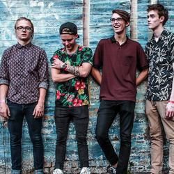 Simple Seasons Chords by Hippo Campus