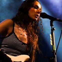 Dive Chords by Holly Humberstone