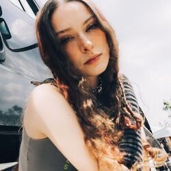 Girl Chords by Holly Humberstone