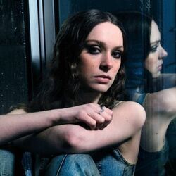 Into Your Room Chords by Holly Humberstone
