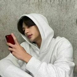 Ice.cream Chords by Hyunjin
