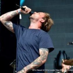 War Bass tabs by IDLES