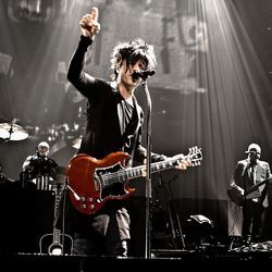 Laventurier Bass tabs by Indochine