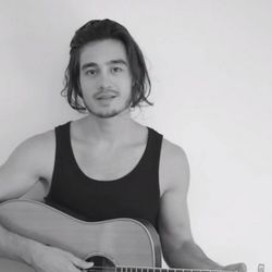 Coisa Linda Ukulele Chords by Tiago Iorc