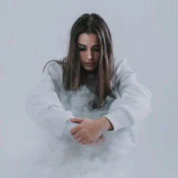 Em Troca Chords by Isadora Pompeo