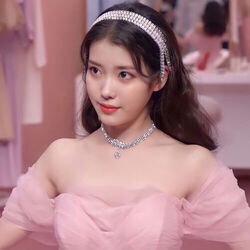 Celebrity Tabs by Iu