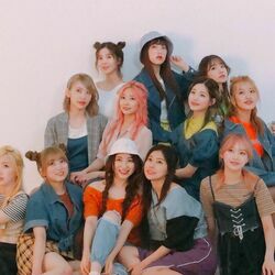 Dreamlike Chords by IZ*ONE (아이즈원) 