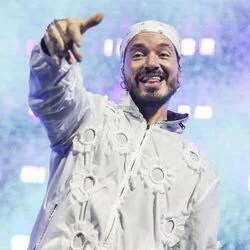 Amigos Chords by J Balvin