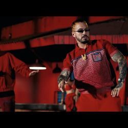 Como Un Bebe Bass tabs by J Balvin