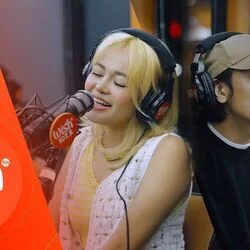 Pelikula Live Chords by Janine Teñoso