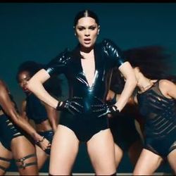 Burnin Up (feat. 2 Chainz) Chords by Jessie J