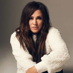Let The Light In Intro by Kari Jobe