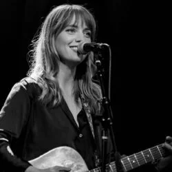 Ain't That The Way Chords by Alexz Johnson