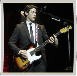Quero Com Eles Comemorar Chords by Jonas Paulo Show