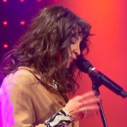 Doudou Live Chords by Camelia Jordana