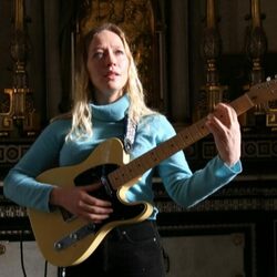 Less Of A Stranger Chords by Julia Jacklin