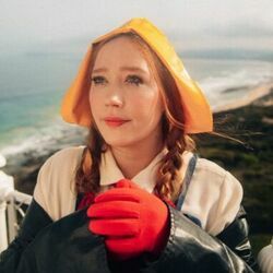 Lydia Wears A Cross Chords by Julia Jacklin