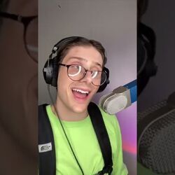 When A Nerd Pulls Up To The Studio And Sounds Nothing Like You Expected Chords by JVKE