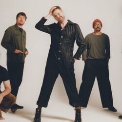 Burning In Flames Chords by Kaiser Chiefs