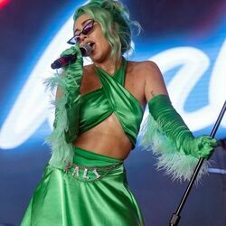 I Want War But I Need Peace Chords by Kali Uchis