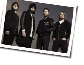 You're In Love With A Psycho Bass Tab by Kasabian