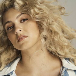 Actress  Chords by Tori Kelly