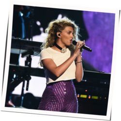 Two Places Acoustic Live Chords by Tori Kelly