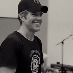 Lawyers Guns And Money Live by The Killers