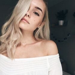Moon And Back Chords by Alice Kristiansen