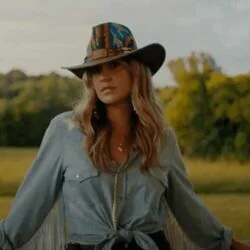 Hillbilly Hippie Chords by Lainey Wilson