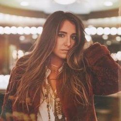 Breaking Your Heart Chords by Lainey Wilson