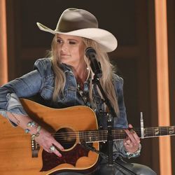 Tthey've Closed Down The Honky Tonks Chords by Miranda Lambert