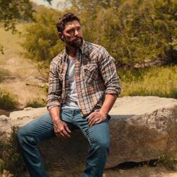 2x4s And 4x6s Chords by Chris Lane