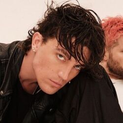 Xxl Bass tabs by LANY