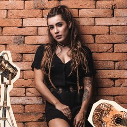 Coisa Rara Chords by Lauana Prado