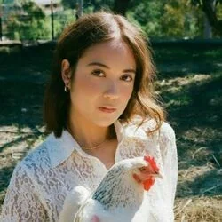 Above The Chinese Restaurant Chords by Laufey