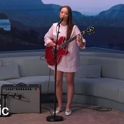 Clean Air Live Chords by Laufey