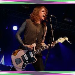 Keep Your Wheels Straight Chords by Laura Jane Grace