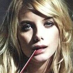 Kiss Chords by Melanie Laurent