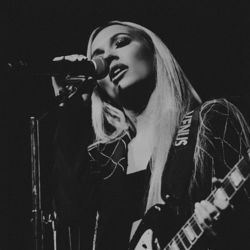 Black Light Chords by Lennon Stella