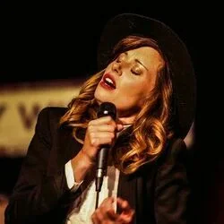 A Church In Ruins Chords by Lera Lynn