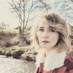 Hold On Chords by Lilla Vargen