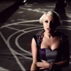 Earthquake Chords by Little Boots
